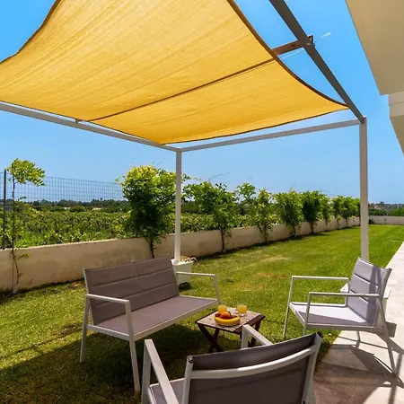 Le Scuderie 4 Apartment *